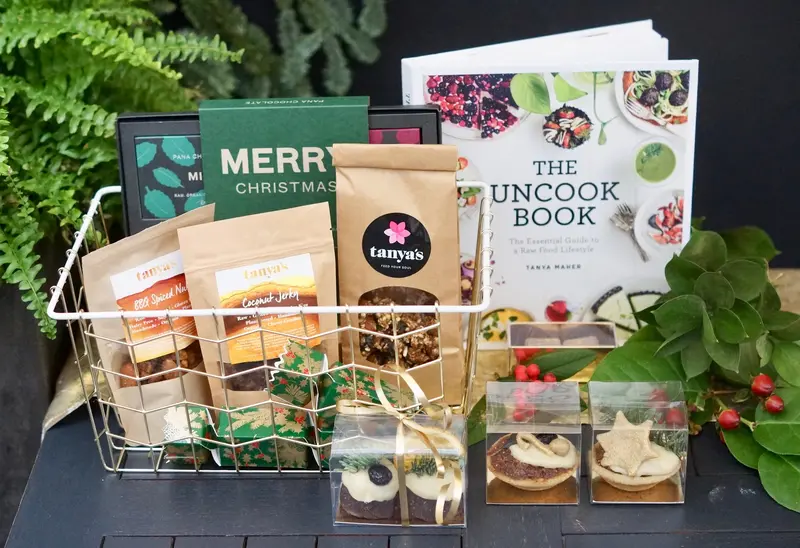 Tanya's Luxury Raw Organic Plant-Based Handmade Xmas Hamper 1